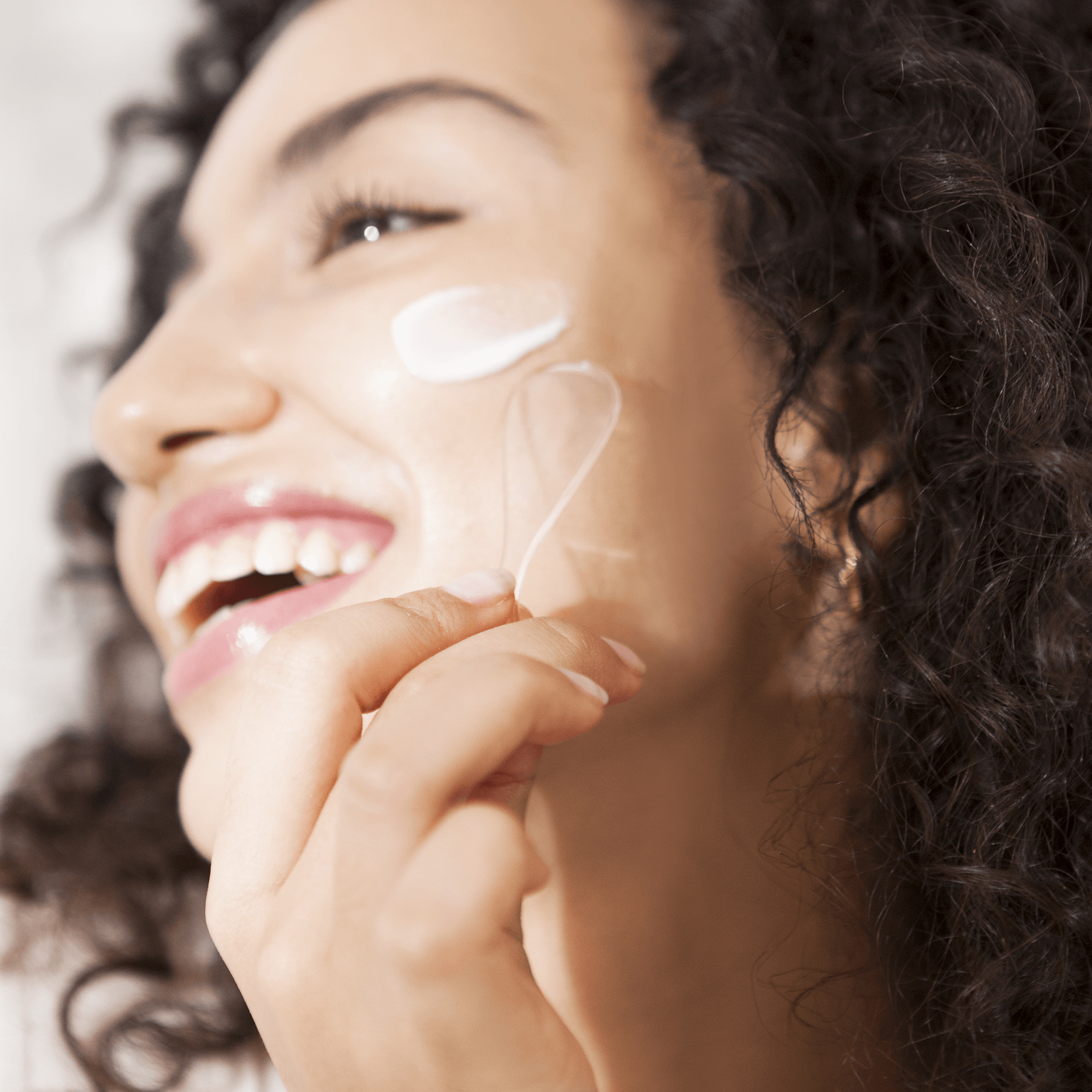 Velvet Pouch - Facial Routine - Five face care essentials for a complete skincare routine - marocMaroc MA